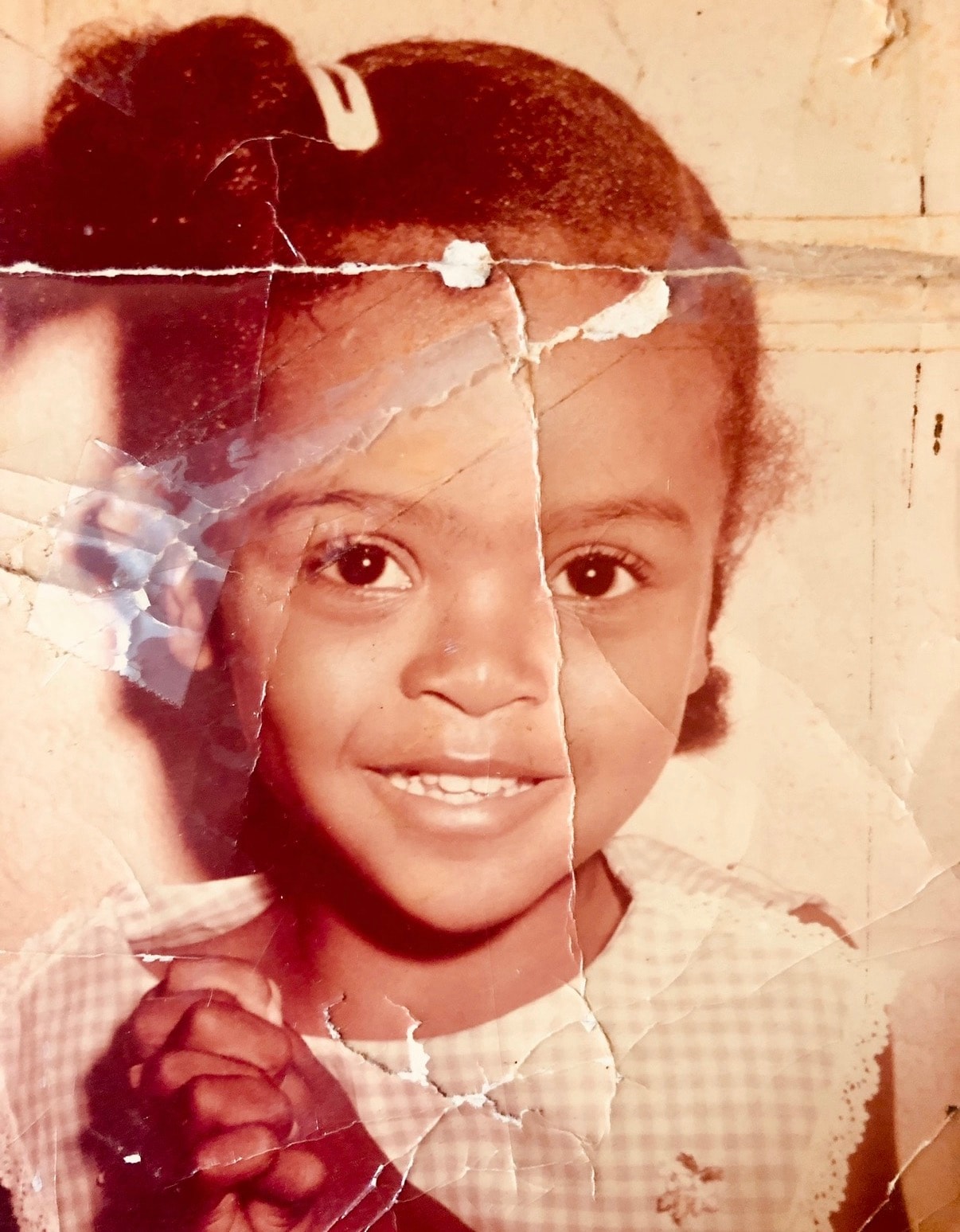 Siblings portrait in sepia before colorization